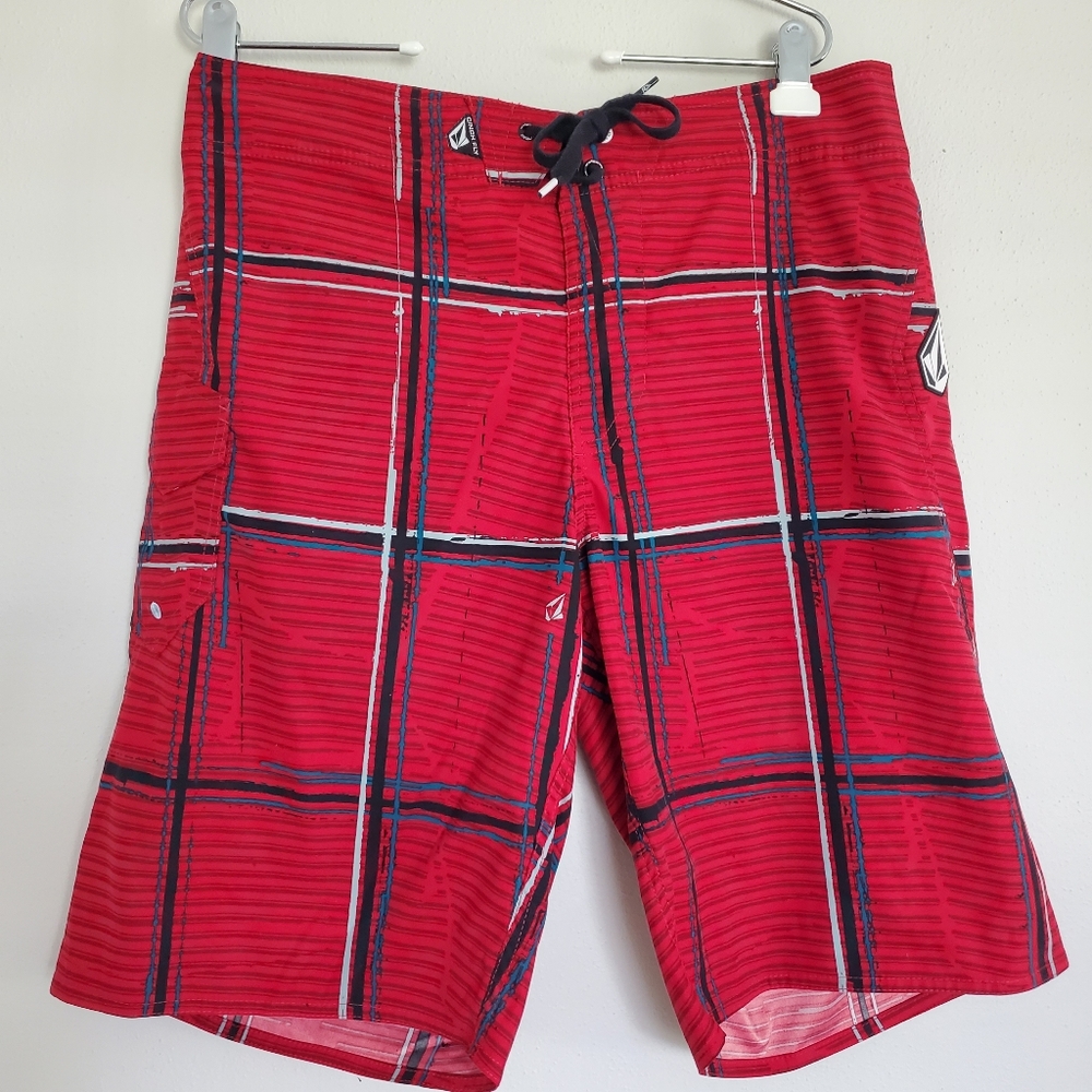Volcom Board Shorts Men's Size 36 red & black